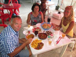 Pusdienas Sarpi krodziņā